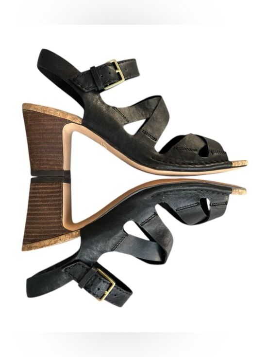 Clarks Shoes - CLARKS PLUS CUSHION STRAPPY SANDAL HEEL Size 7